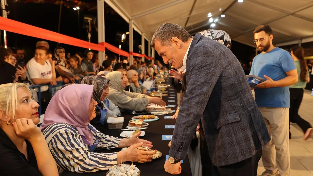 Merkezefendi Tıp Festivali Zeytinburnunda lezzet şölenine dönüştü