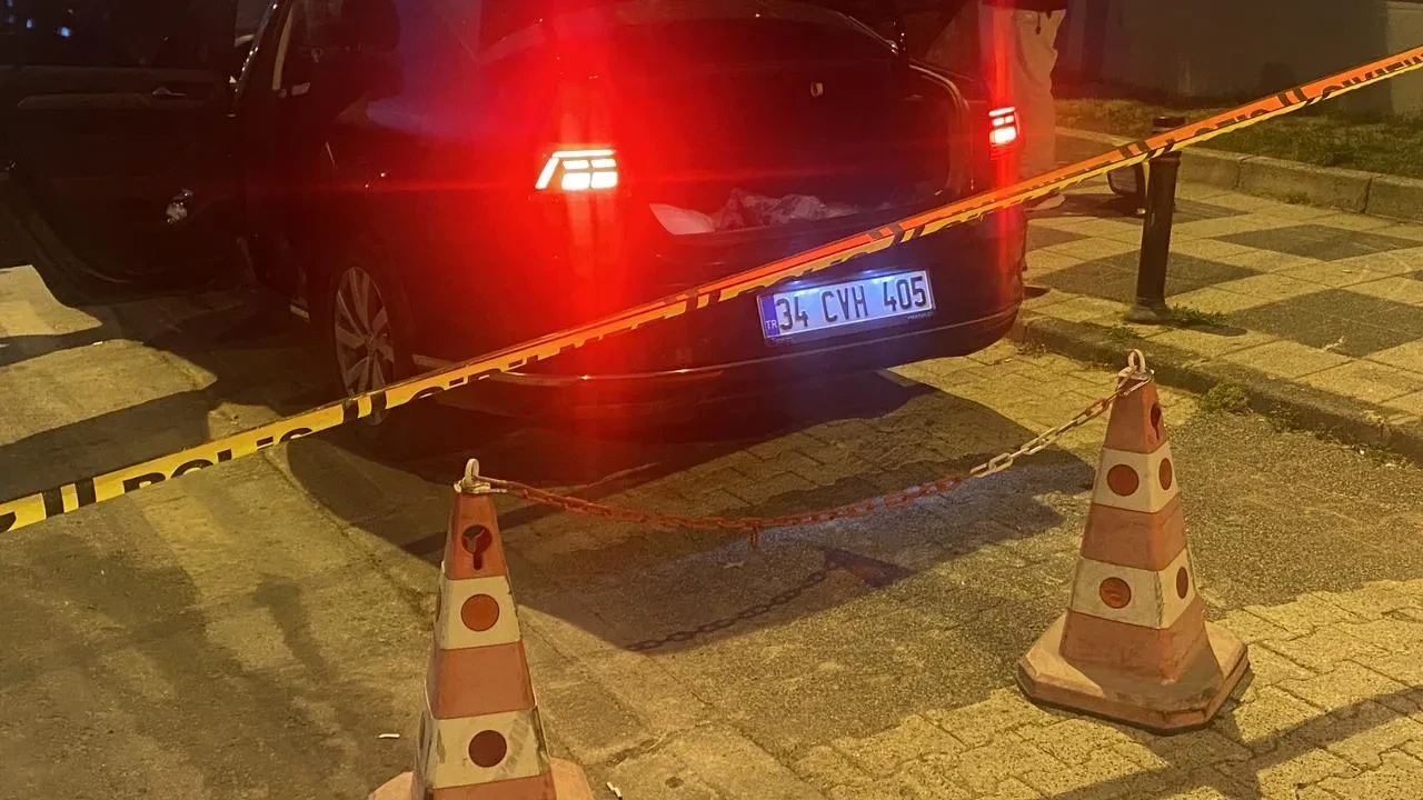 Dilan Polat korumasına Ümraniye hastane önünde saldırıldı