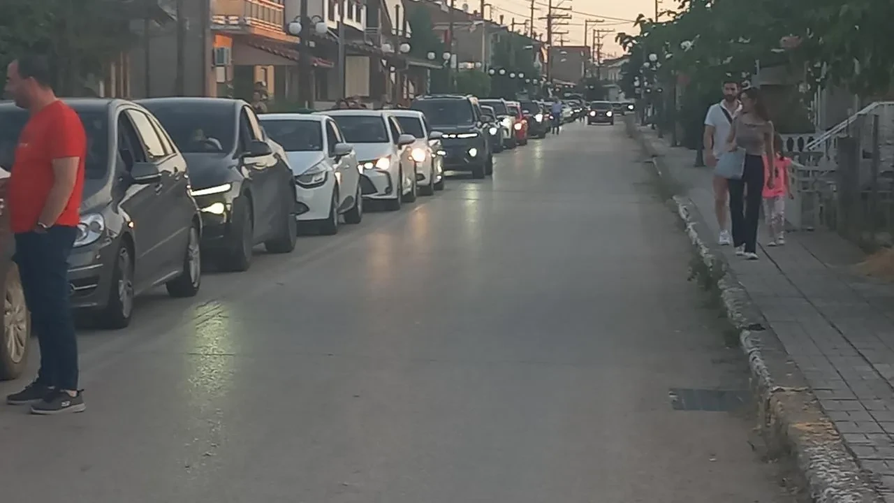 Edirne sınır kapılarında bayram dönüşü yoğunluğu yaşanıyor