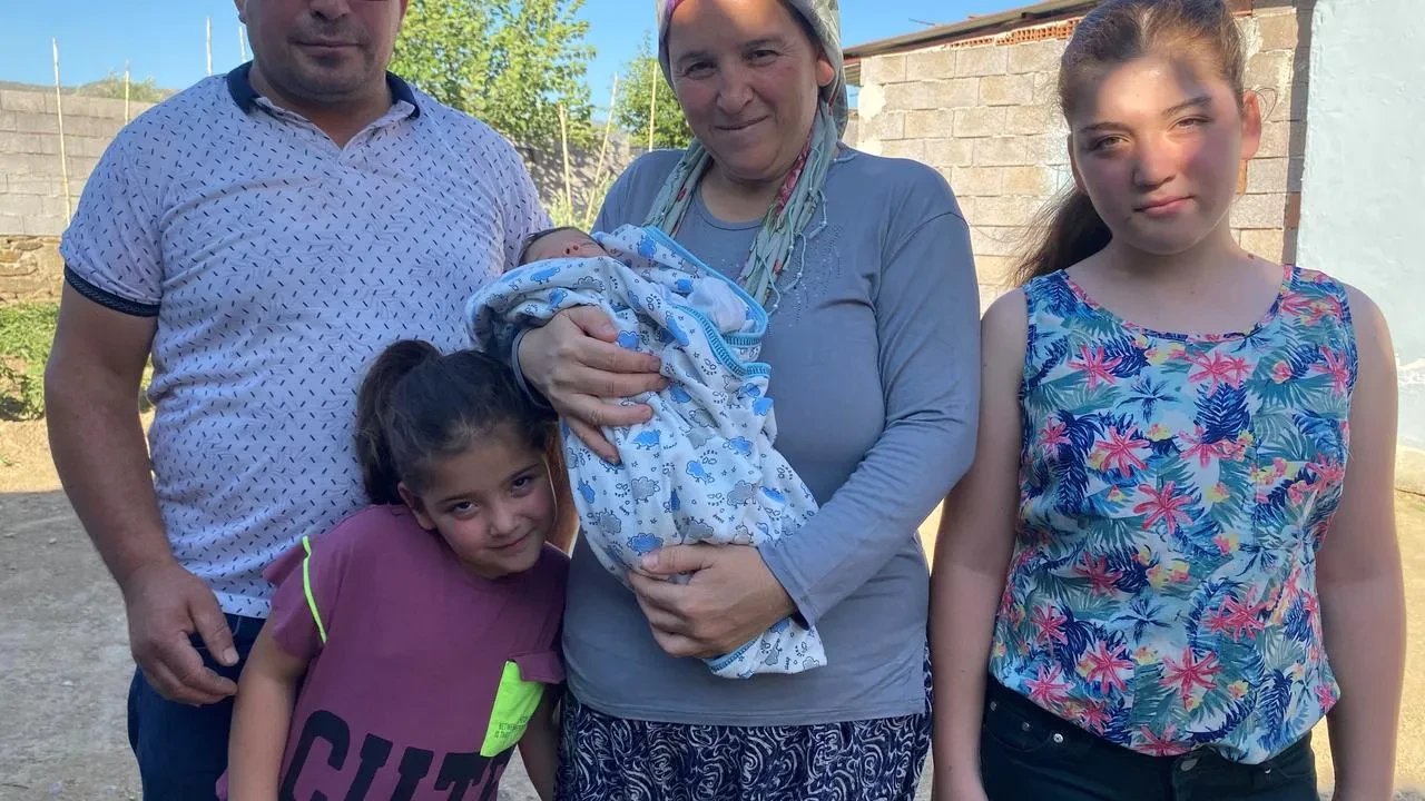 Başkan Ferdi Zeyrekin adı yeni bebeğe verildi