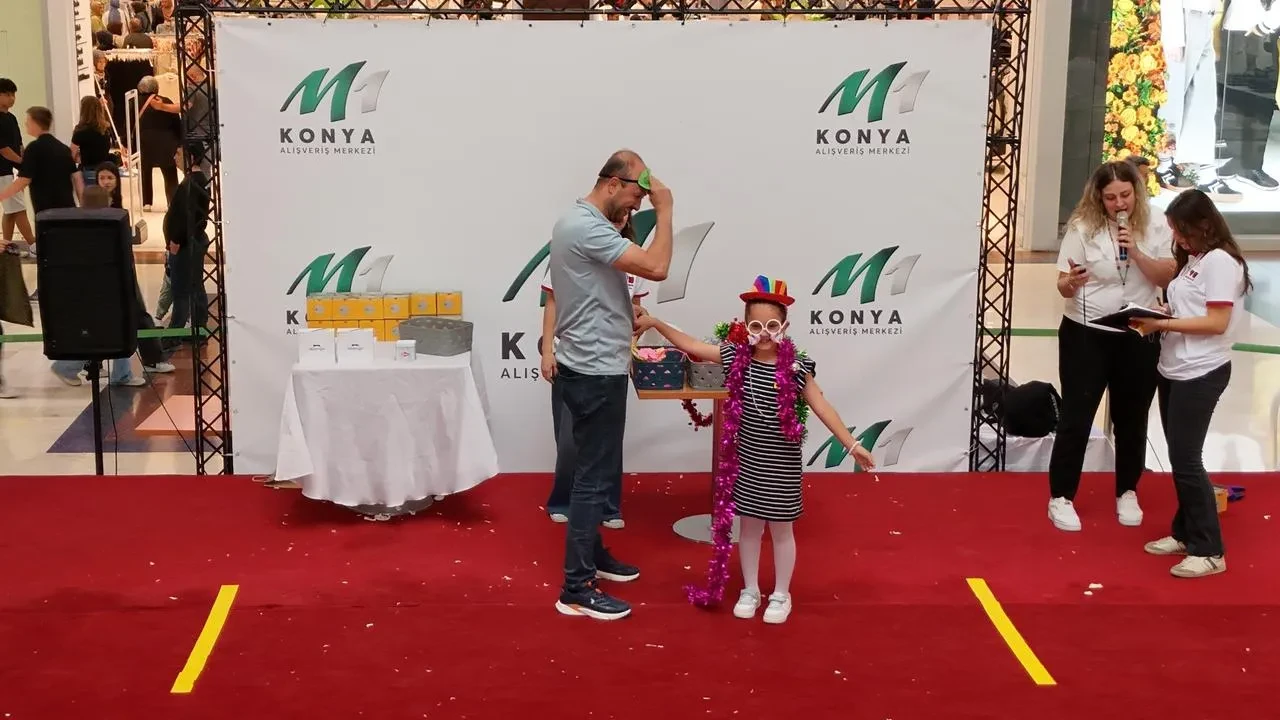 M1 Konya AVM babalar ve çocuklar yarıştı