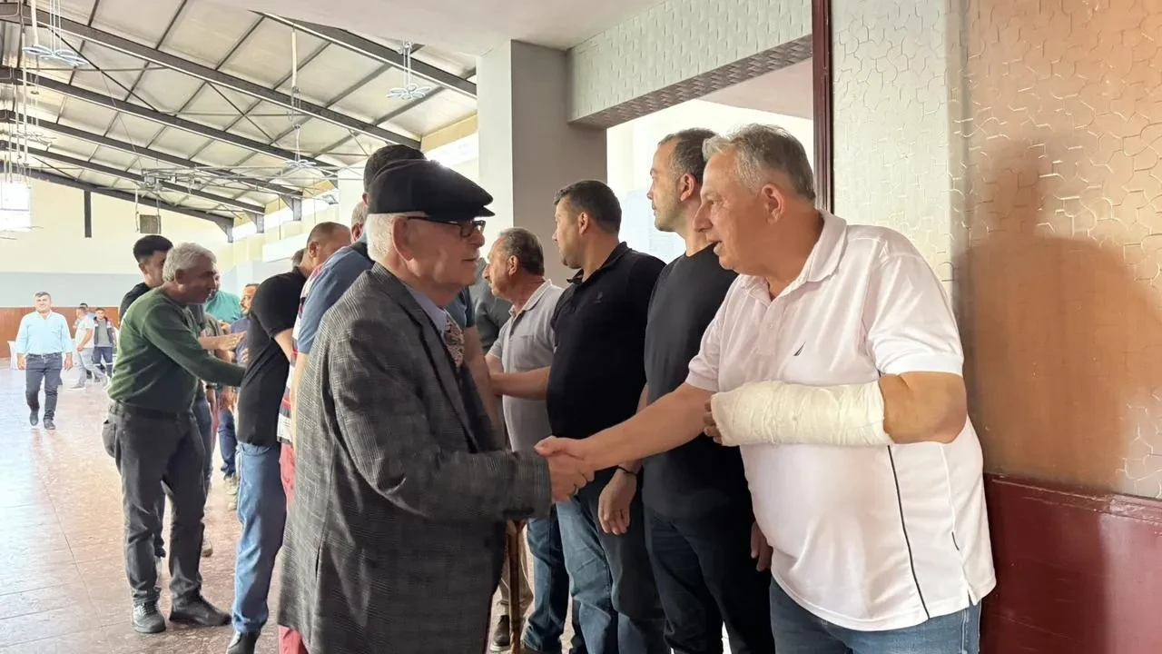 Karacasu halkı Başkan Büyükyapıcı ile bayramda buluştu