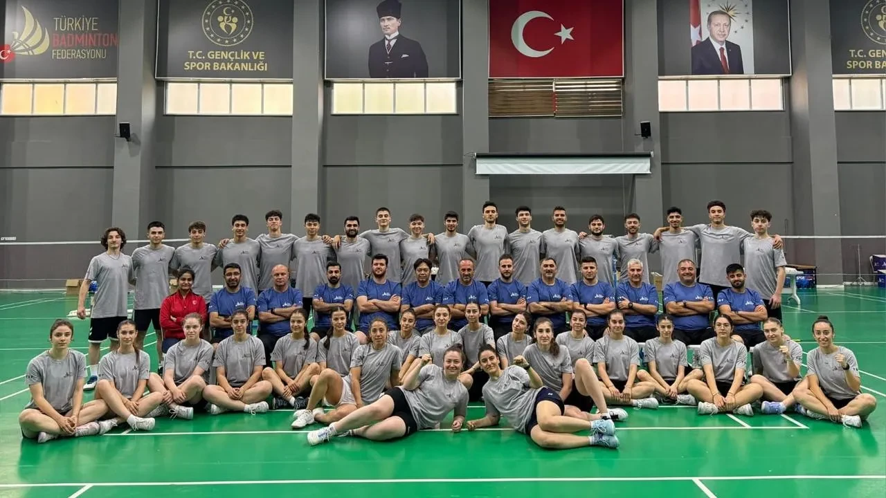 Erzincan badmintoncuları Ankara olimpiyat kampında hazırlık yapıyor