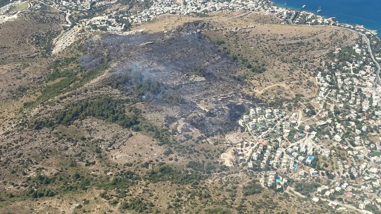 Bodrum Türkbükü makilik yangını ekipler tarafından söndürüldü