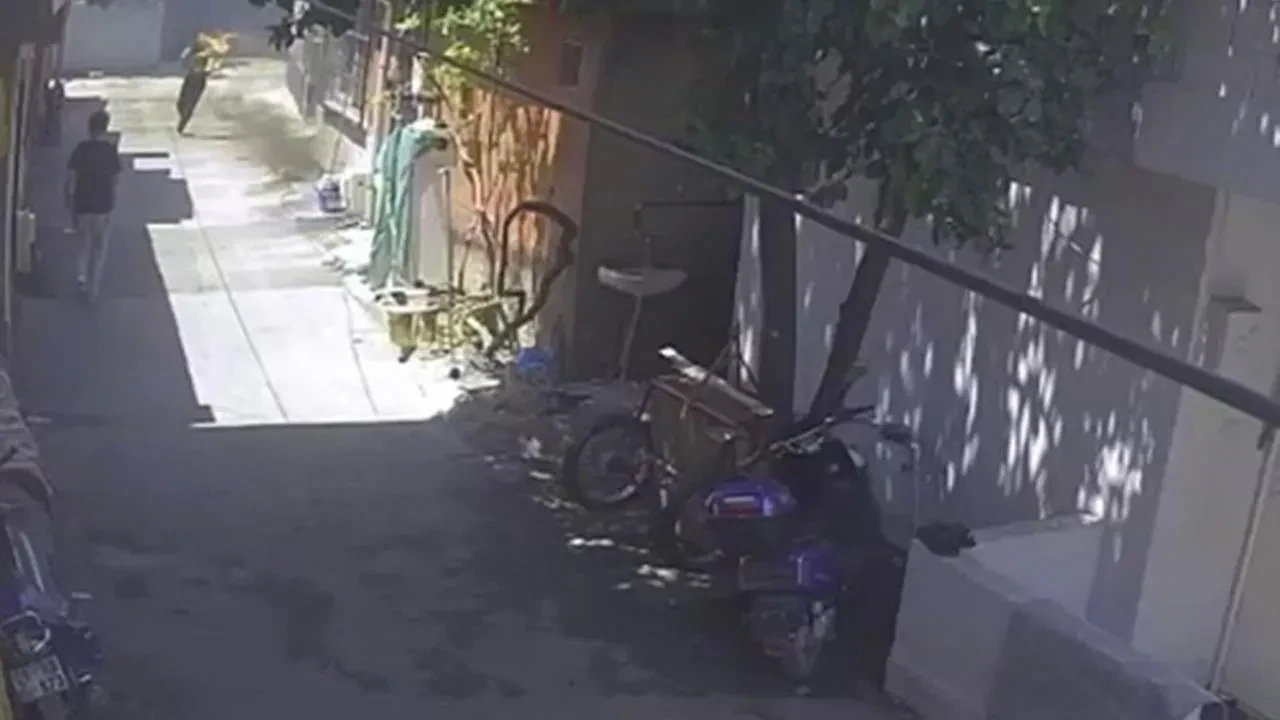 Adanada amcanın yeğenini yakma anı kamerada görüntülendi