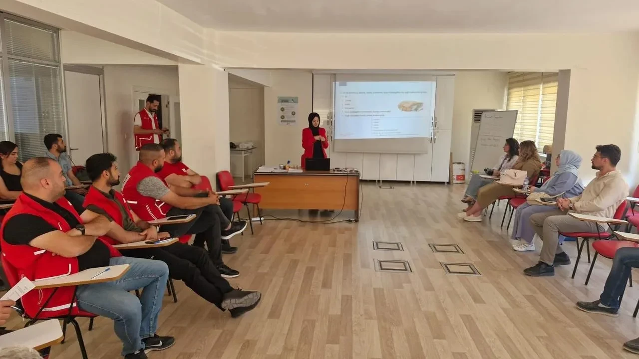 Elazığ Sağlık Müdürlüğü Kızılay personelini eğitime aldı