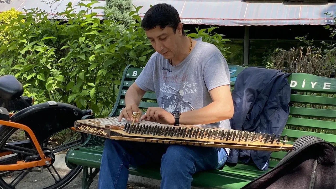 Eskişehir Adalar Bulvarında bayram sokak müziği coşturdu