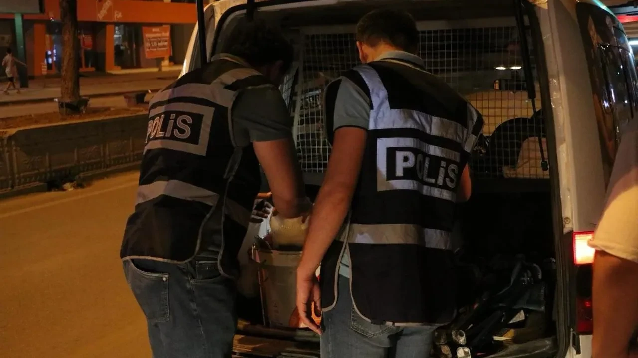 Burdur polisinden 15 günde çok sayıda suçlu yakalandı