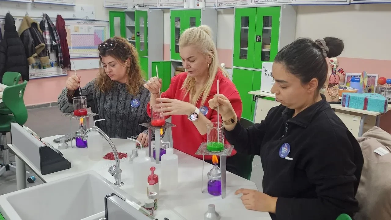 ÖRAV Eğitim Şenliği yedi ilde öğretmenlerle buluşuyor