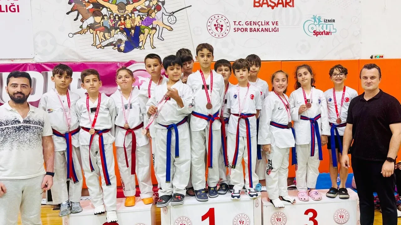 Aliağa Belediyesi sporcuları İzmir taekwondoda başarıya ulaştı