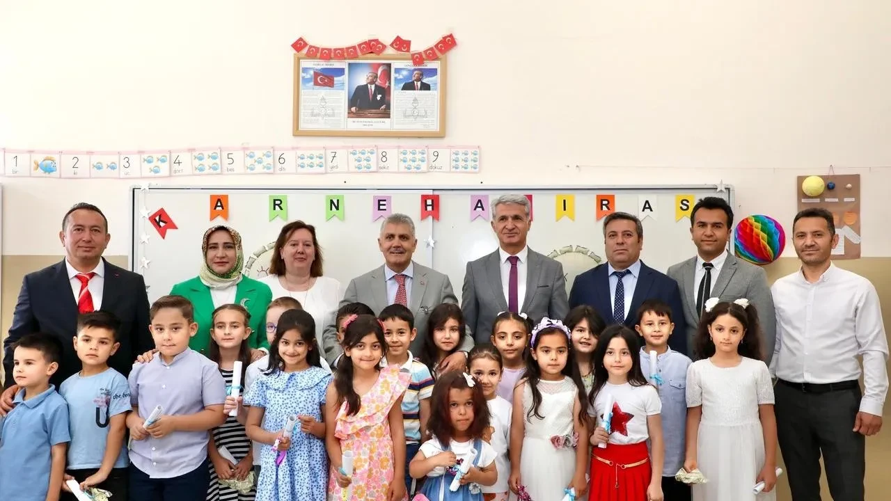 Niğde Şehit Okan Acar İlkokulunda karne heyecanı yaşandı