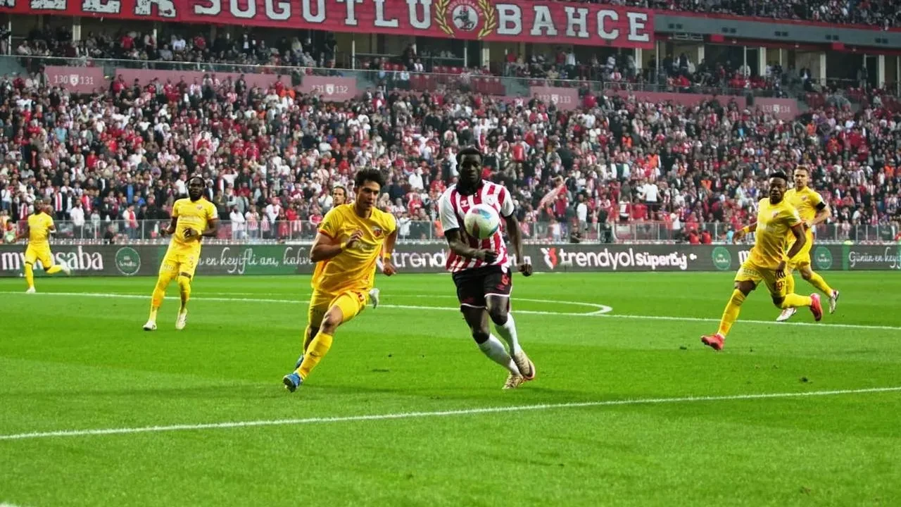 Samsunspor ile Kayserispor Süper Ligde karşı karşıya geldi