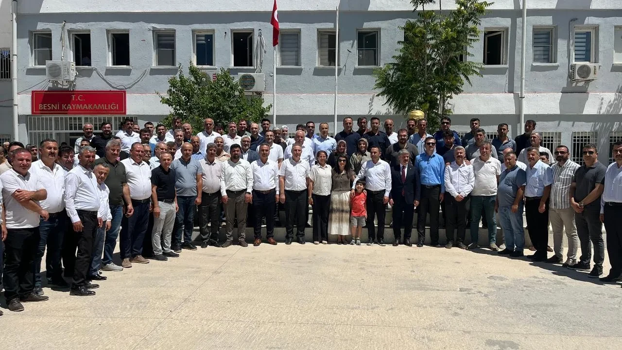 Besni halkı Kaymakam Çağlar Partalı törenle uğurladı