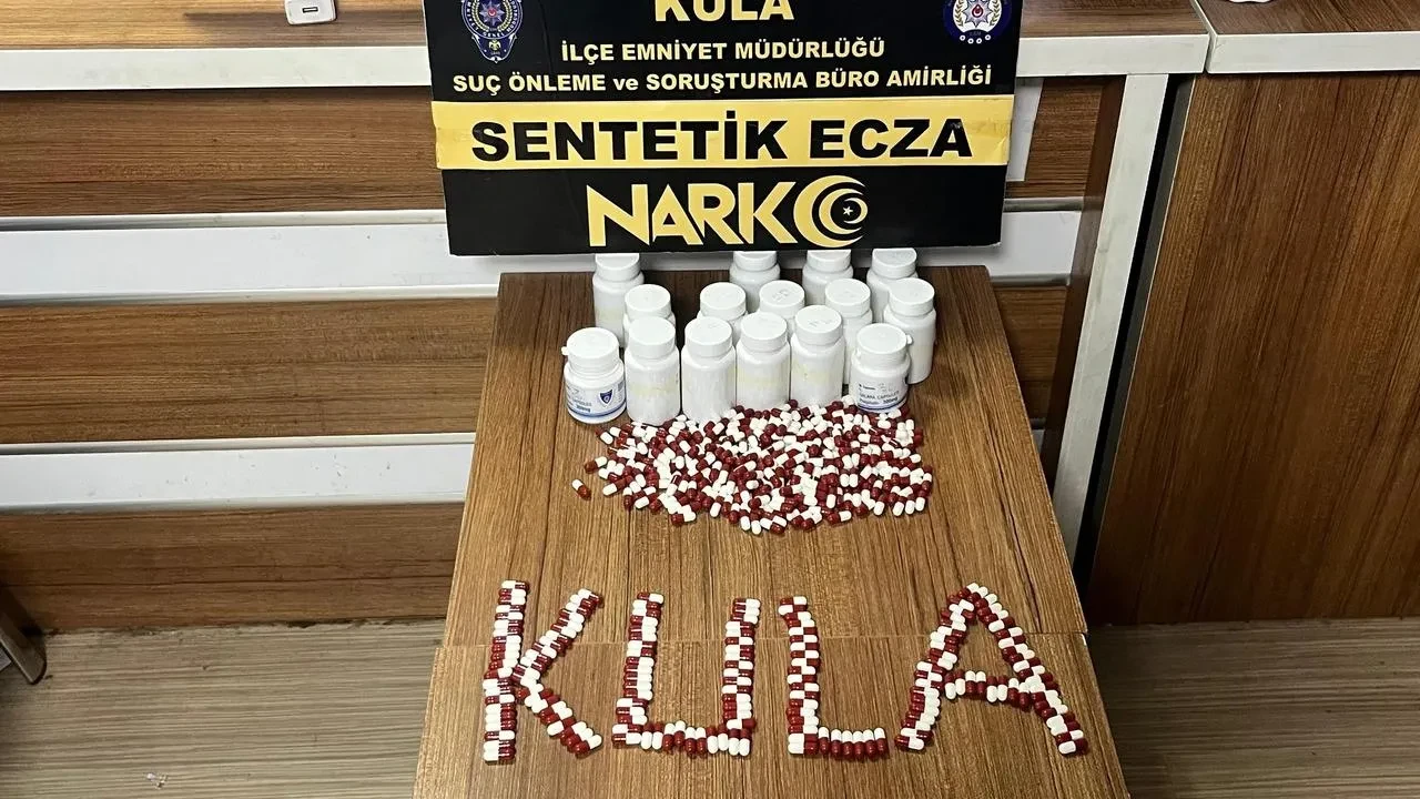 Manisada Kula polisi bin uyuşturucu hapı yakaladı