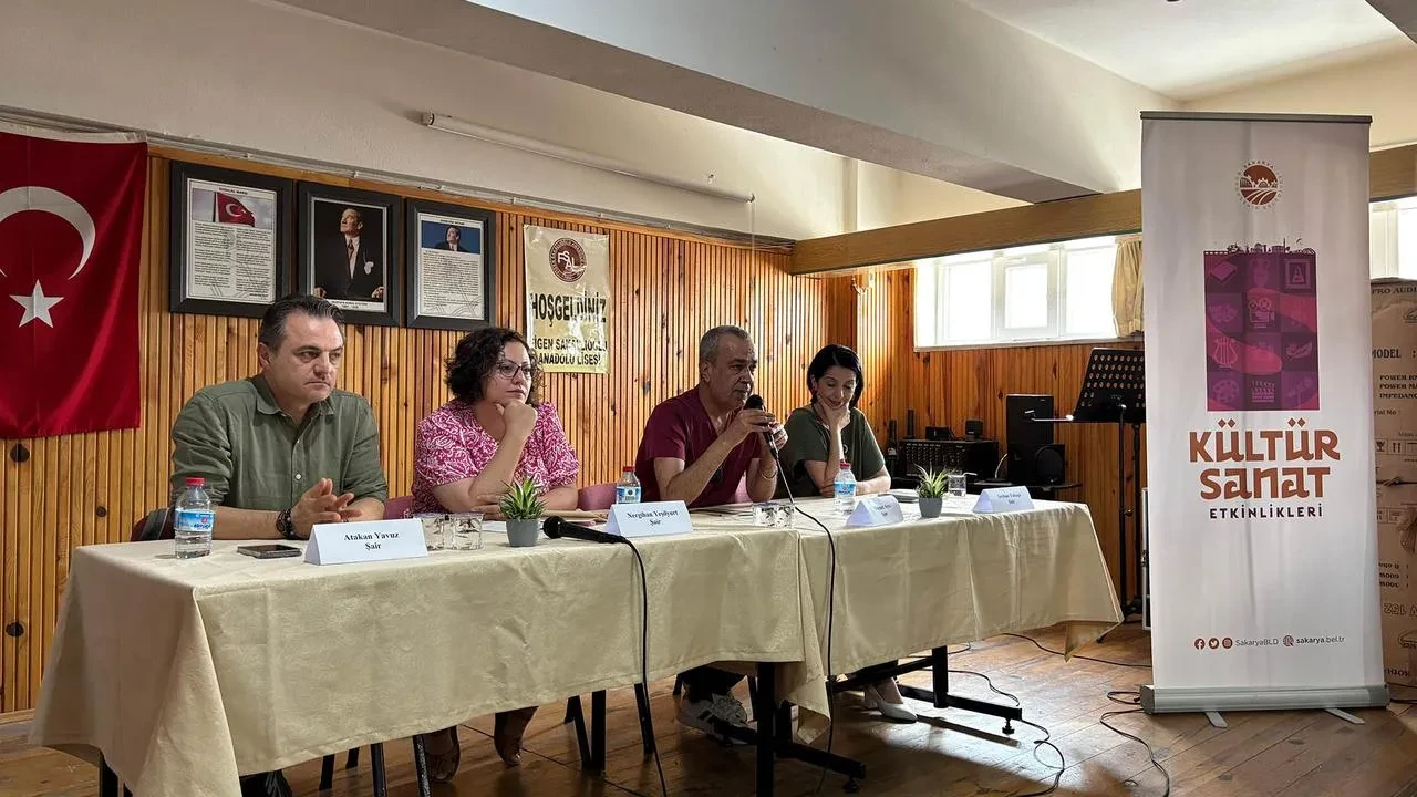 Sakarya liselerinde ünlü şairler öğrencilerle buluştu