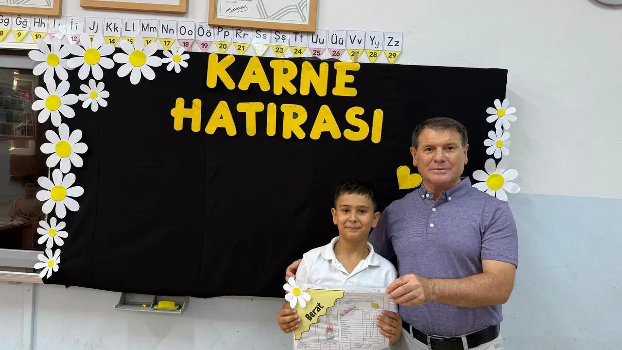 Burhaniye Kızıklı ve Sekizeylül okullarında karneler dağıtıldı