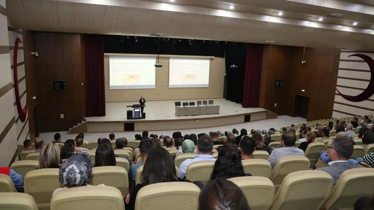 Erzurum personeli Kırım Kongo hastalığına karşı eğitiliyor