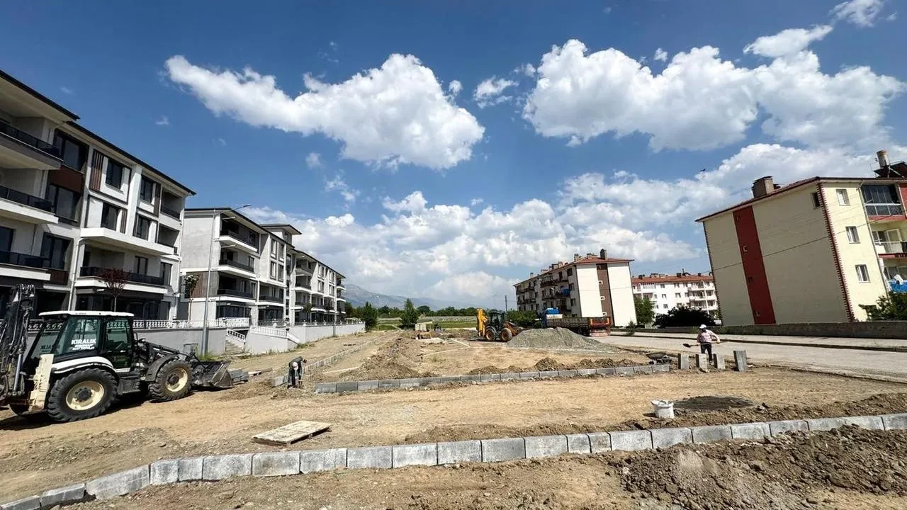 Erzincan Yunus Emre Mahallesi modern çocuk parkına kavuşuyor