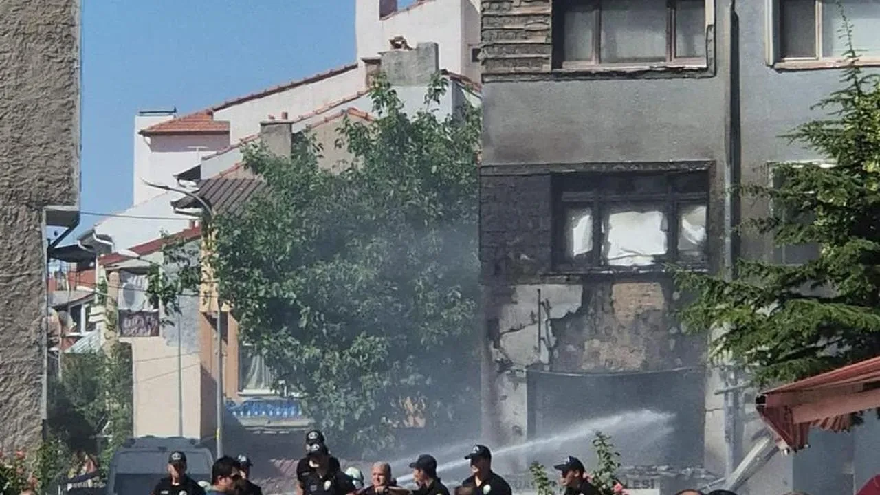 Kütahya Menderes Bulvarında tüp bayisi havaya uçtu