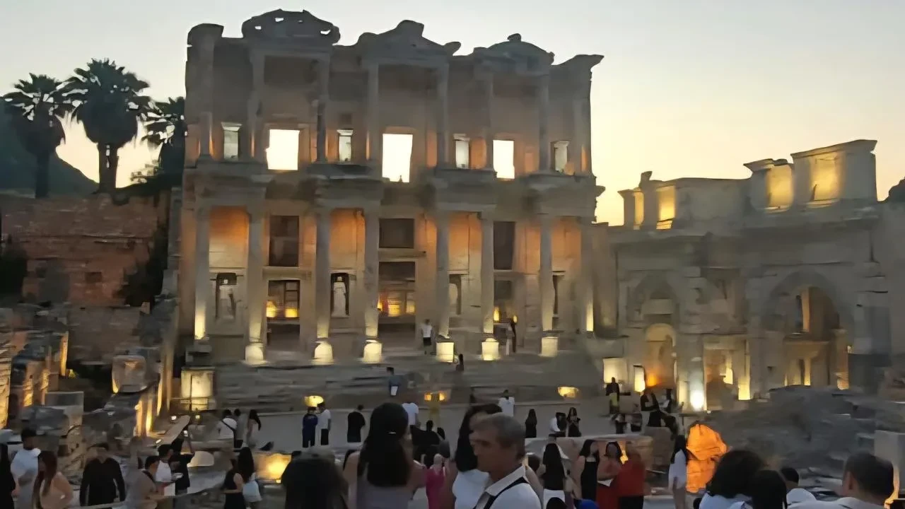 Bayramda Efes ve Pamukkale ziyaretçi rekoru kırdı