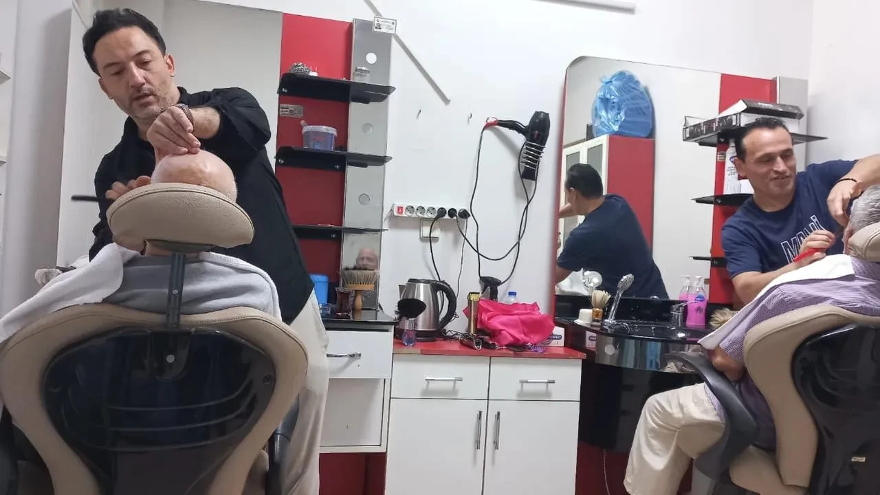 Karabük berberlerinden Yücel Huzurevi sakinlerine ücretsiz hizmet