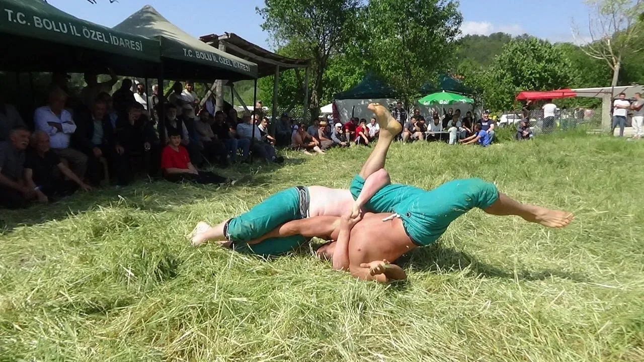 Mudurnu Hacet Bayramında ata sporu yaşatılıyor