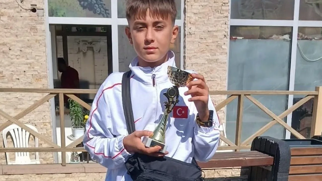 Manisalı Genç Karateci Mehmet Sarıtaş Moldovada Parladı