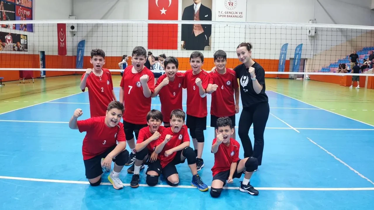 Yedidağspor minik voleybolcuları Ankara şampiyonluğuna koştu