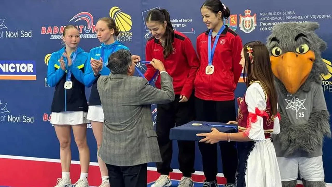 Eskişehirli sporcular Sırbistan U17 turnuvasında şampiyonluğa ulaştı