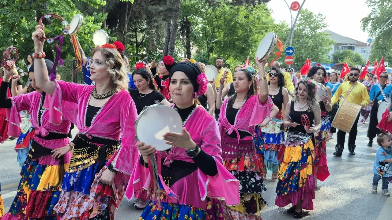 Bartın Çilek Festivali Aydilge konseriyle geri döndü