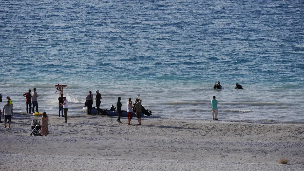 Salda Gölünde baba oğul hayatını kaybetti