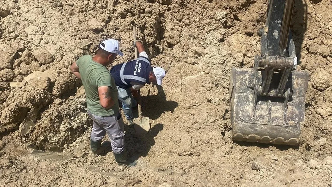 Söğüt TOKİ inşaatı ana su hattını çatlattı