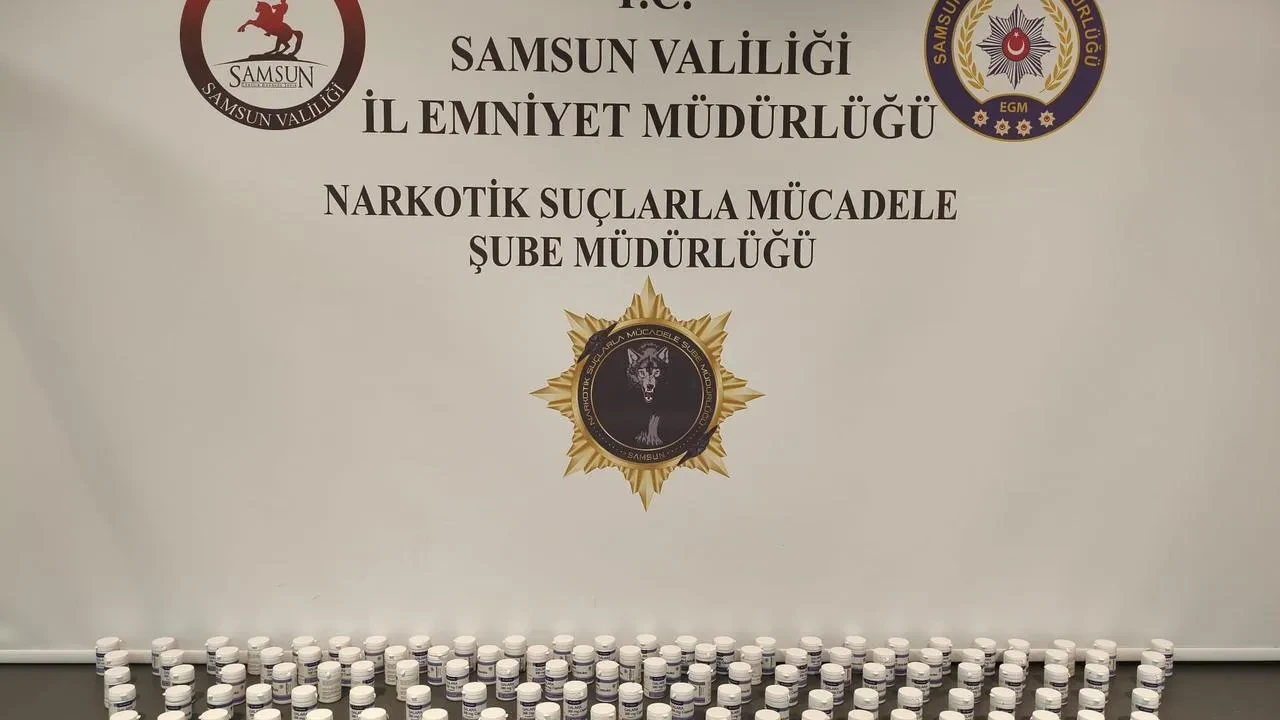 Samsun’da Narkotik Polisi 7 Bin 336 Sentetik Ecza Ele Geçirdi