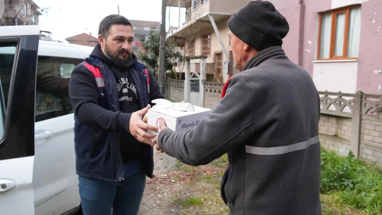 Düzce Belediyesi binlerce ihtiyaç sahibine yardım desteği sağladı