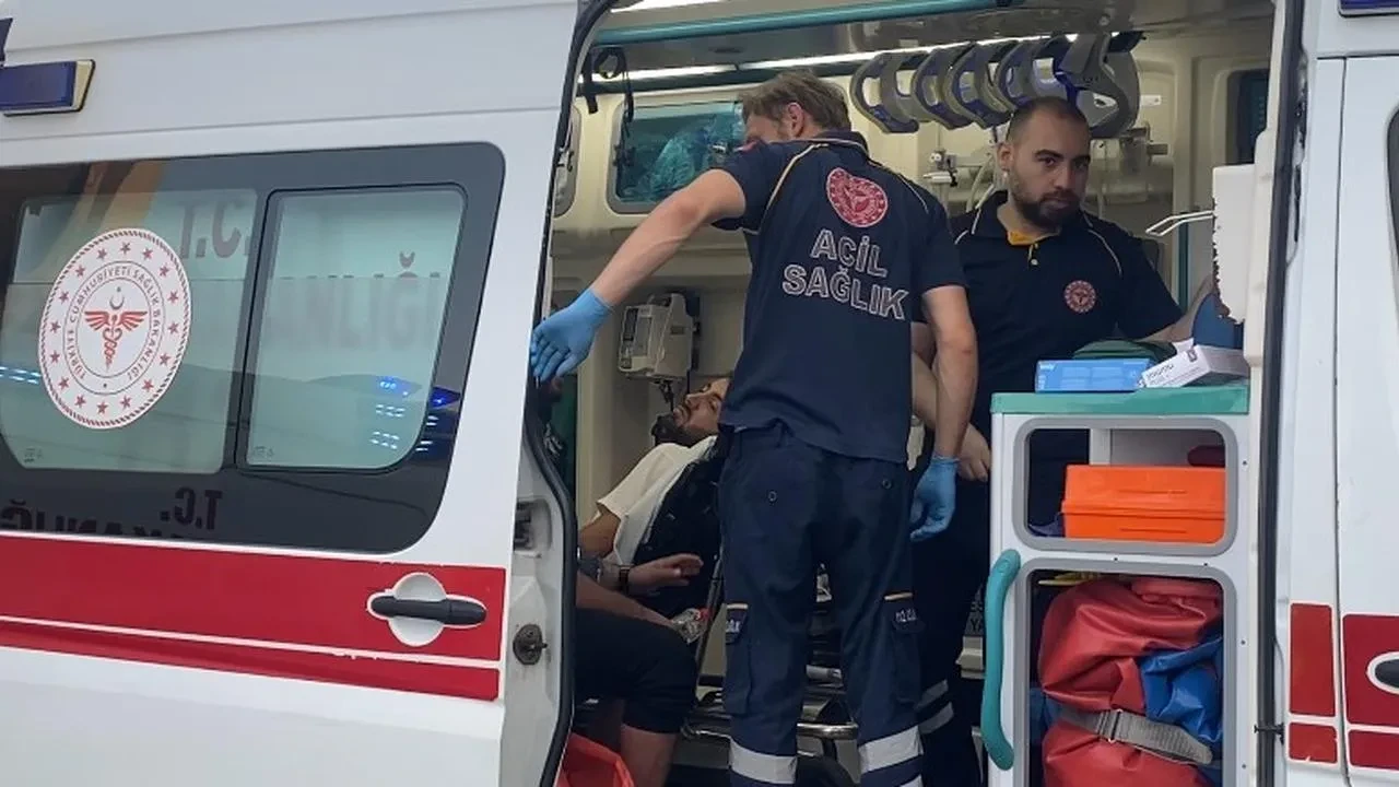 Maltepe’de servis otobüsü şarampole yuvarlandı, 8 kişi yaralandı
