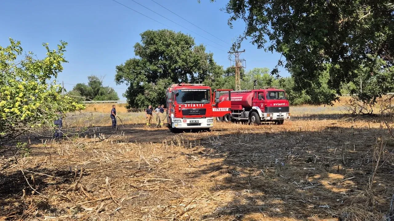 Susurluk ve Adaköy'de çıkan yangınlara ekipler zamanında müdahale etti