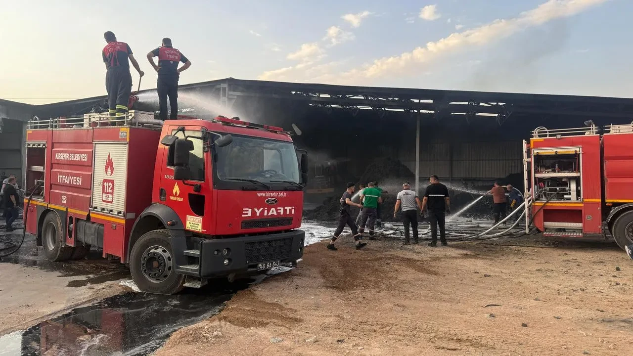 Kırşehir'de Petlas fabrikasında çıkan yangın kontrol altına alındı