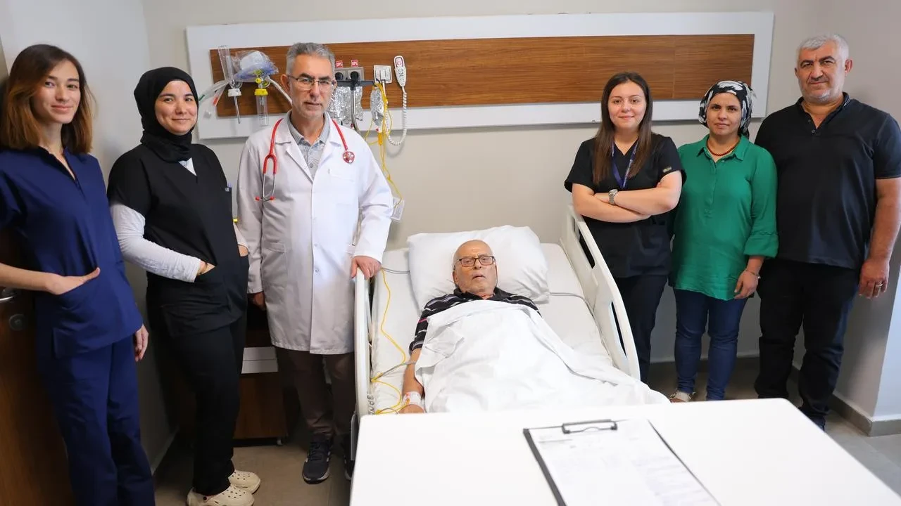 Mevlüt Öksüz Sular Akademi Hastanesinde kanseri yendi