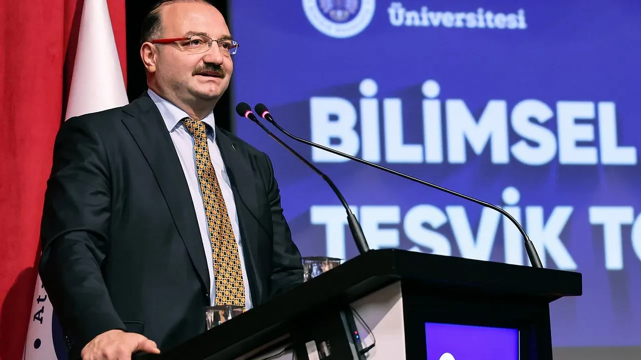 Atatürk Üniversitesi YÖKAK'tan tam akreditasyon aldı