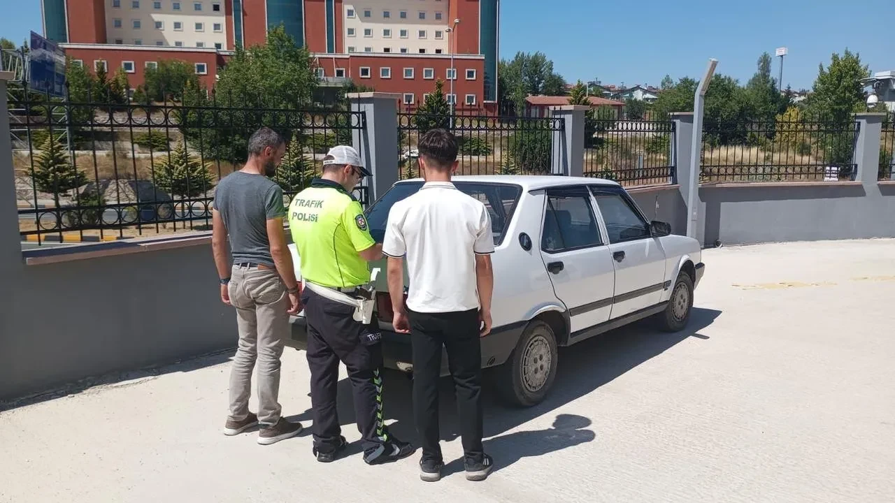 Kastamonu’da drift yapan sürücü polis ekiplerince yakalandı