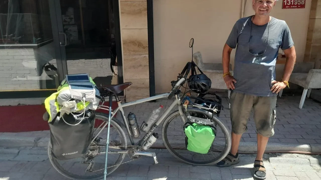 Fransız Jocelyn Dautel bisikletle Konya’nın Karapınar ilçesine ulaştı