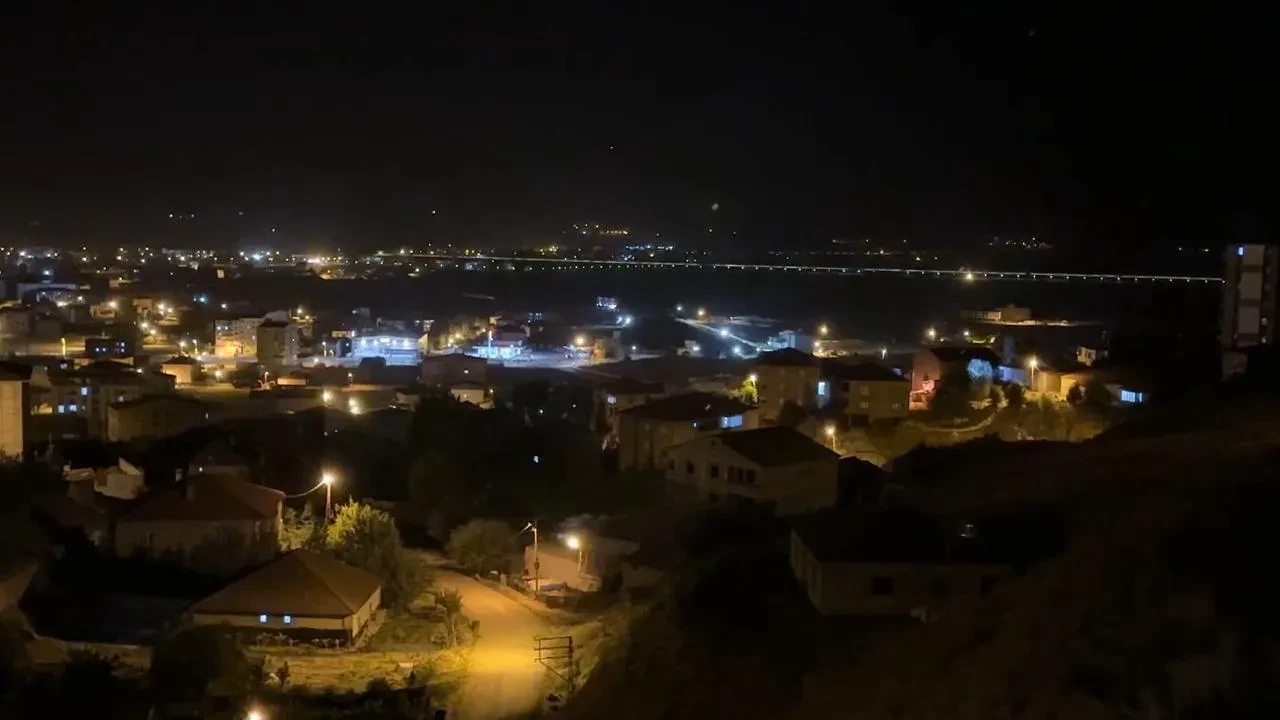 Hakkari'nin Yüksekova ilçesinde 3.1 büyüklüğünde deprem meydana geldi