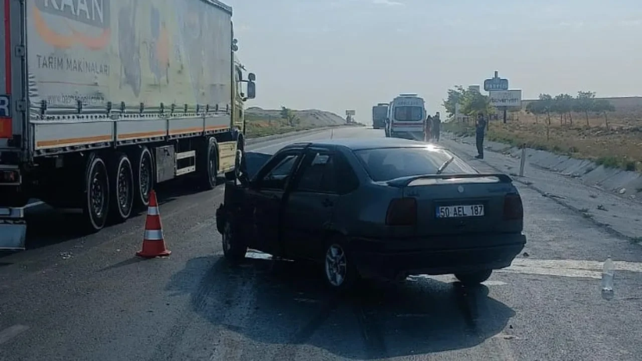 Konya’da karapınar ilçesinde trafik kazası dört kişiyi yaraladı