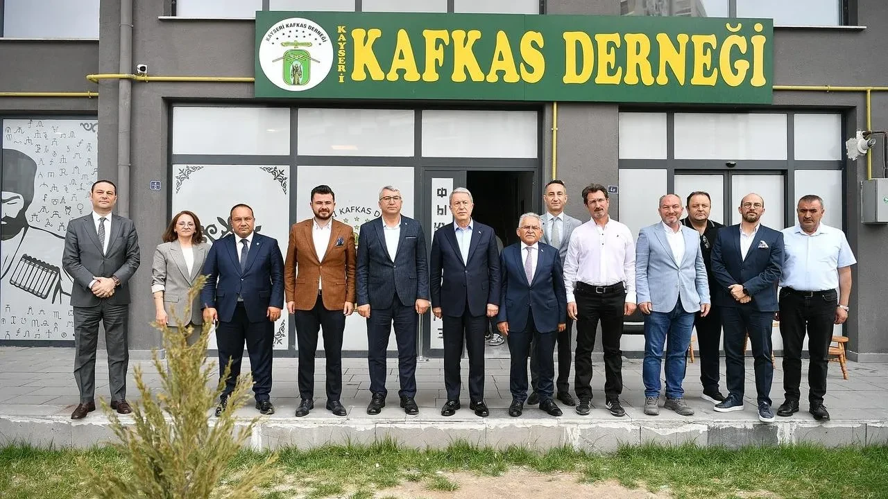 Büyükkılıç ve Akar Kayseri Kafkas Derneği'ni ziyaret etti