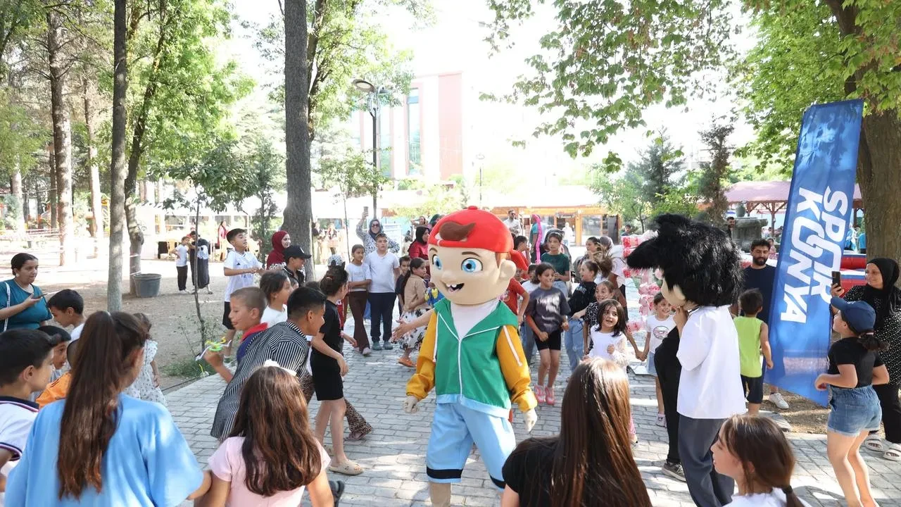 Konya Büyükşehir Belediyesi 14 ilçede yaz şenlikleri düzenliyor