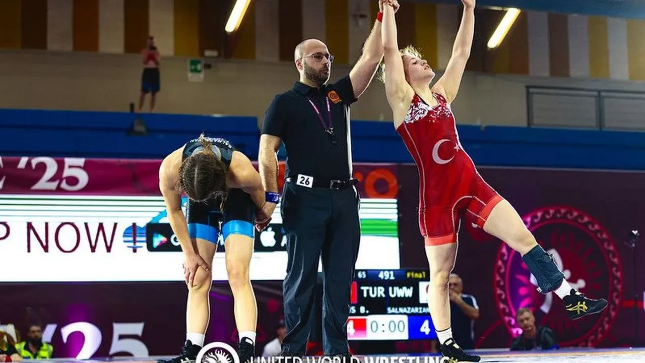 Beyzanur Akkuş Avrupa güreş şampiyonluğuna ulaştı