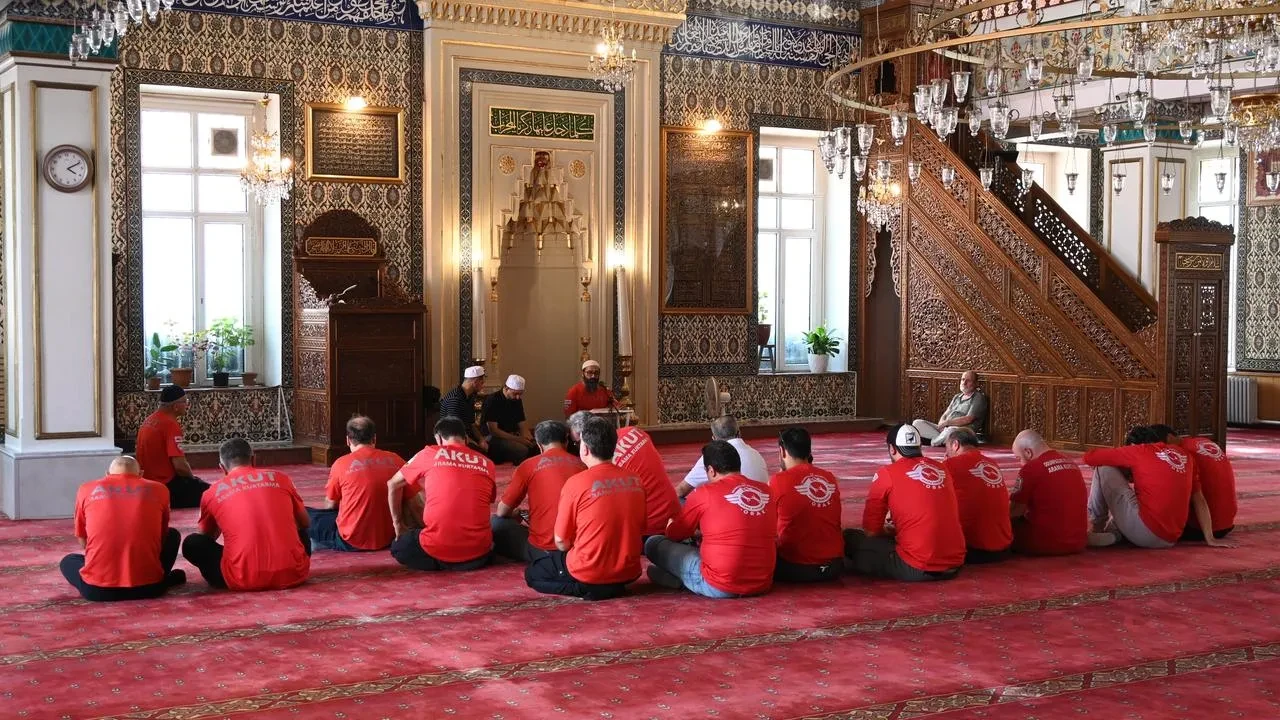 AKUT Orman Yangını Şehitleri İçin Eskişehir'de Mevlit Programı Düzenledi