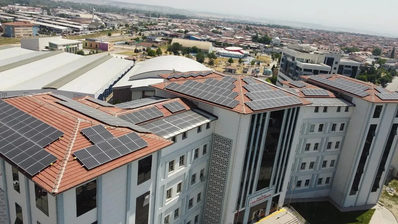 Kütahya İl Tarım ve Orman Müdürlüğü çatısına ges sistemi kuruldu