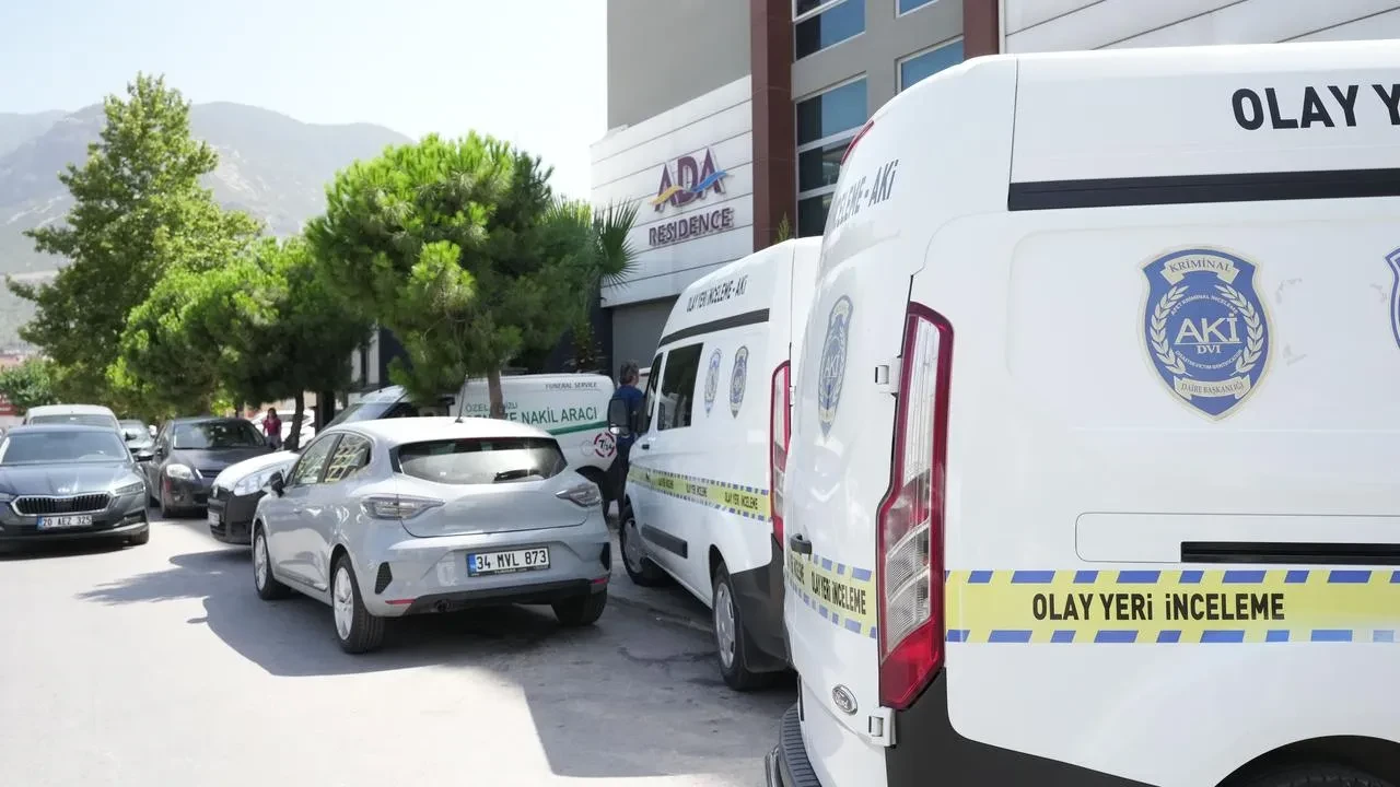 Denizli'nin Pamukkale ilçesinde polis memuru evinde ölü bulundu