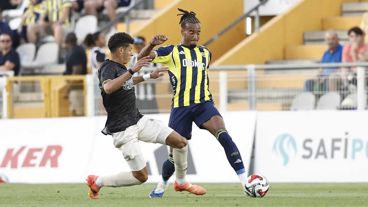 Fenerbahçe Portimonense'yi 2-1 yenerek Portekiz kampına galibiyetle başladı